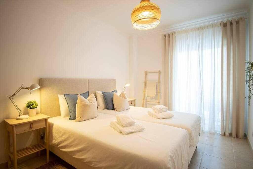 Modern 3br W/ Lg Terrace, Bbq, Ac & Parking Apartament